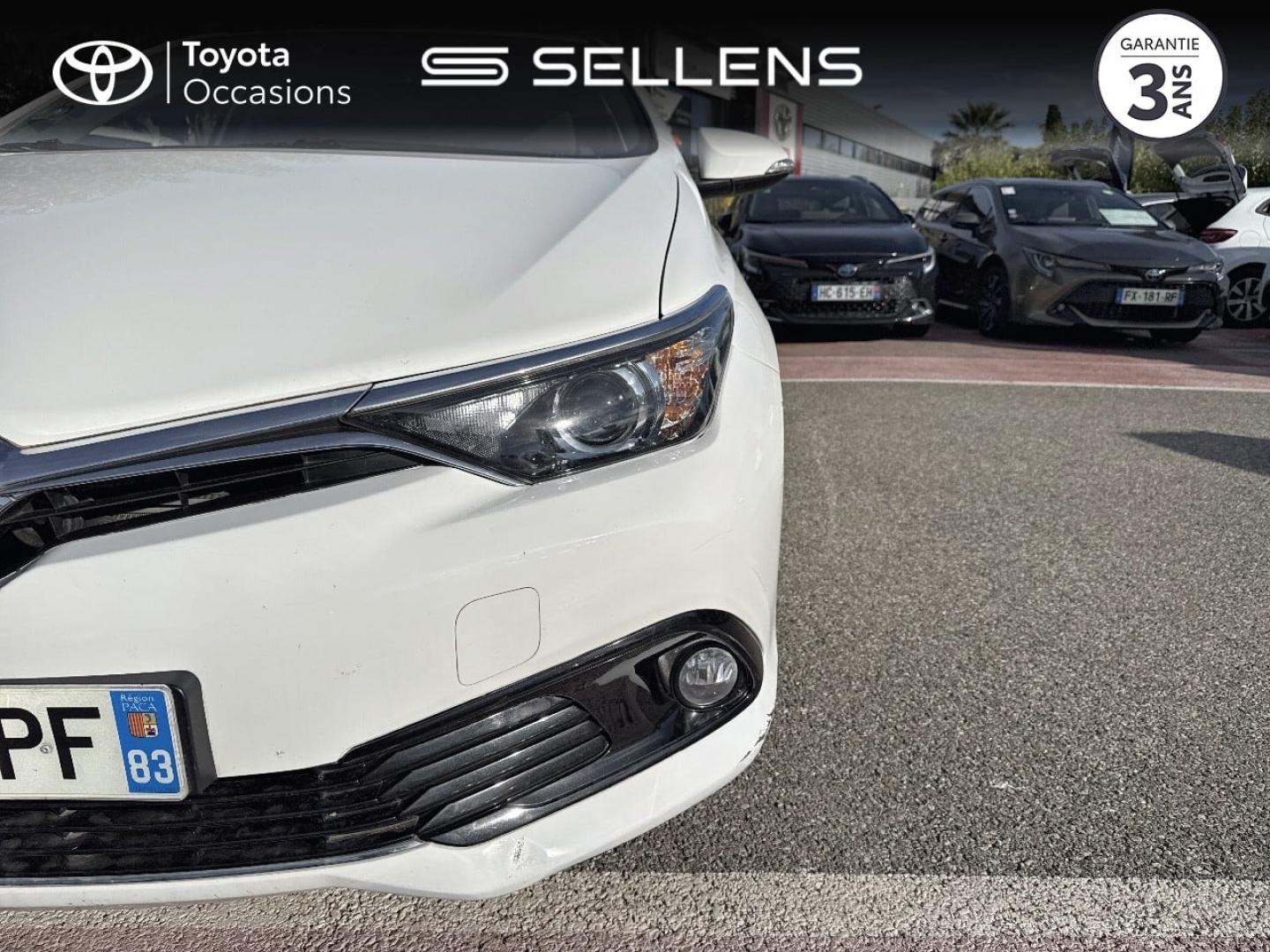 TOYOTA Auris HSD 136h Design - photo 20