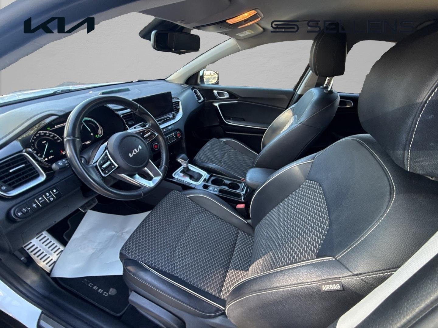 KIA XCeed 1.6 GDi 105ch + Plug-In 60.5ch Black & White Edition DCT6 MY22 - photo 3