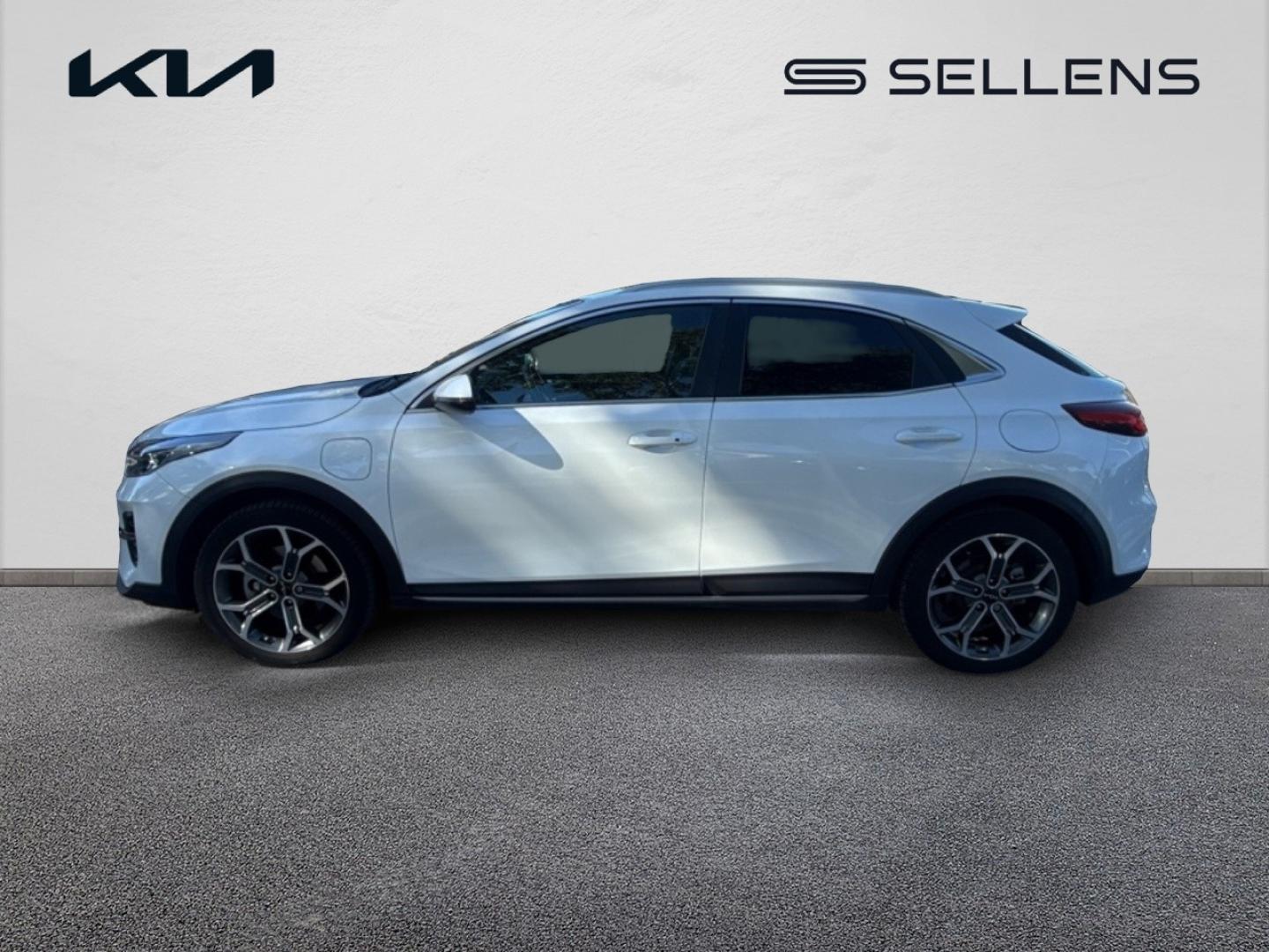 KIA XCeed 1.6 GDi 105ch + Plug-In 60.5ch Black & White Edition DCT6 MY22 - photo 2