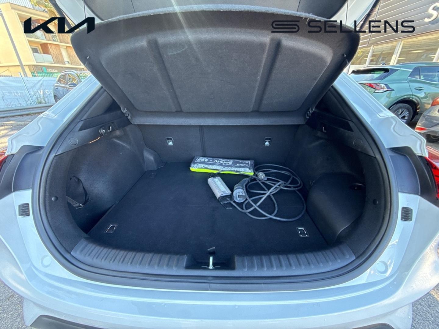 KIA XCeed 1.6 GDi 105ch + Plug-In 60.5ch Black & White Edition DCT6 MY22 - photo 6