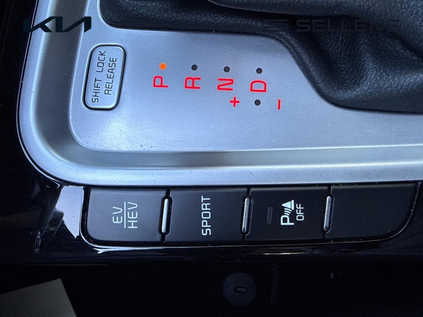 KIA XCeed 1.6 GDi 105ch + Plug-In 60.5ch Black & White Edition DCT6 MY22 - photo 11