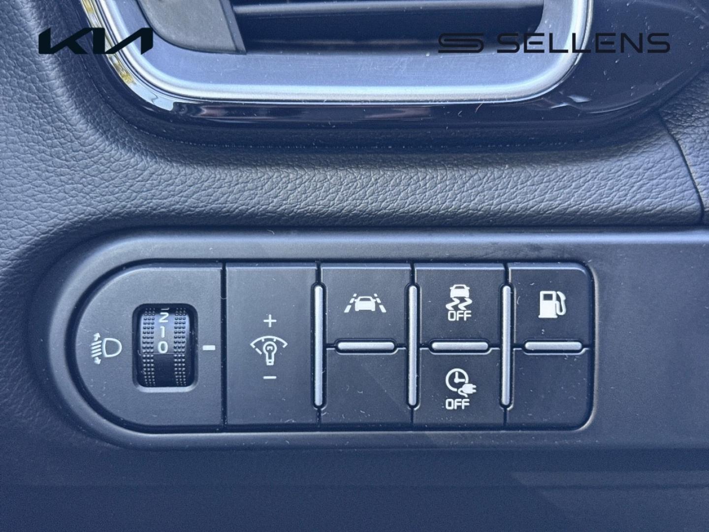 KIA XCeed 1.6 GDi 105ch + Plug-In 60.5ch Black & White Edition DCT6 MY22 - photo 12