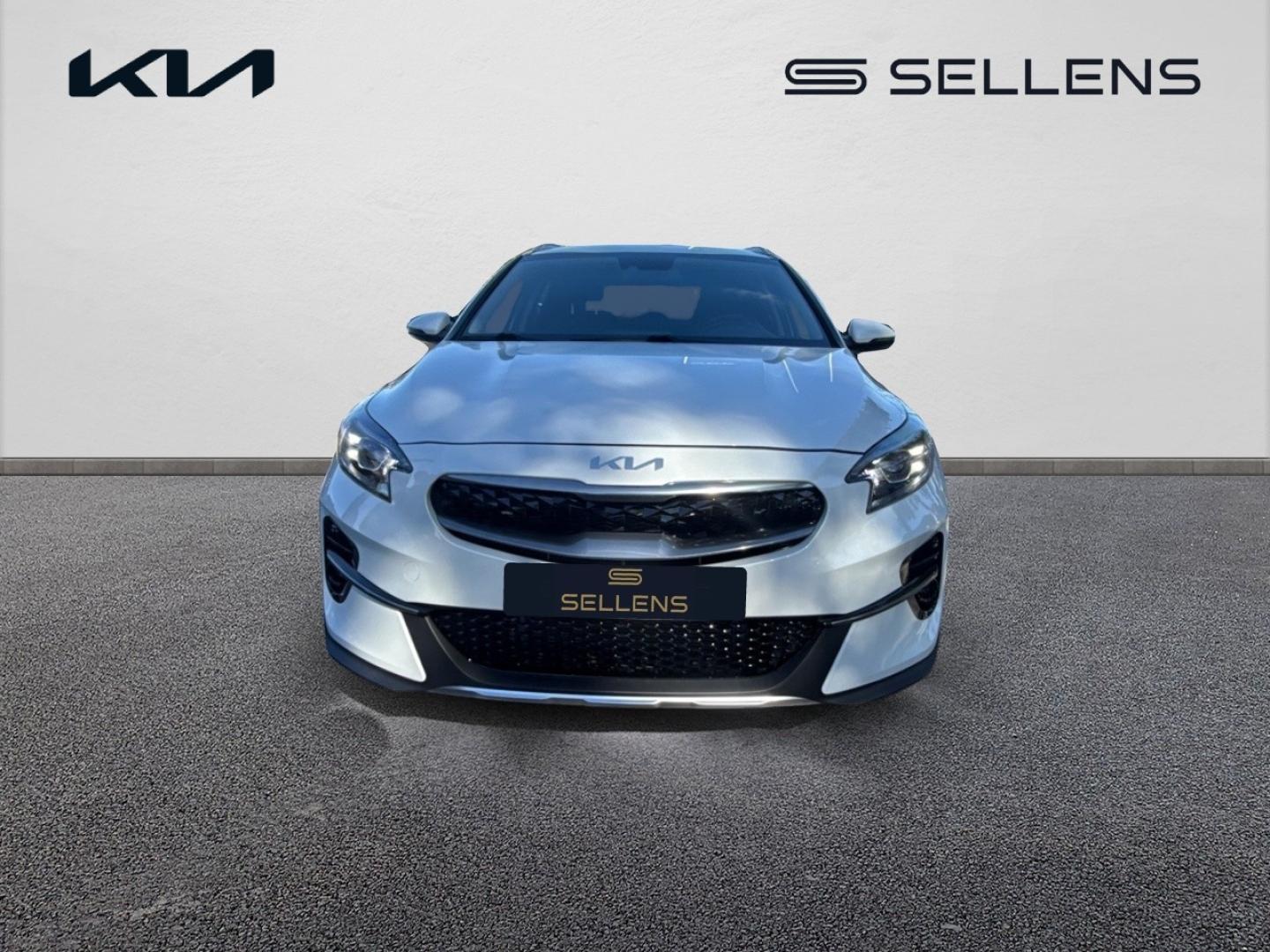KIA XCeed 1.6 GDi 105ch + Plug-In 60.5ch Black & White Edition DCT6 MY22 - photo 15