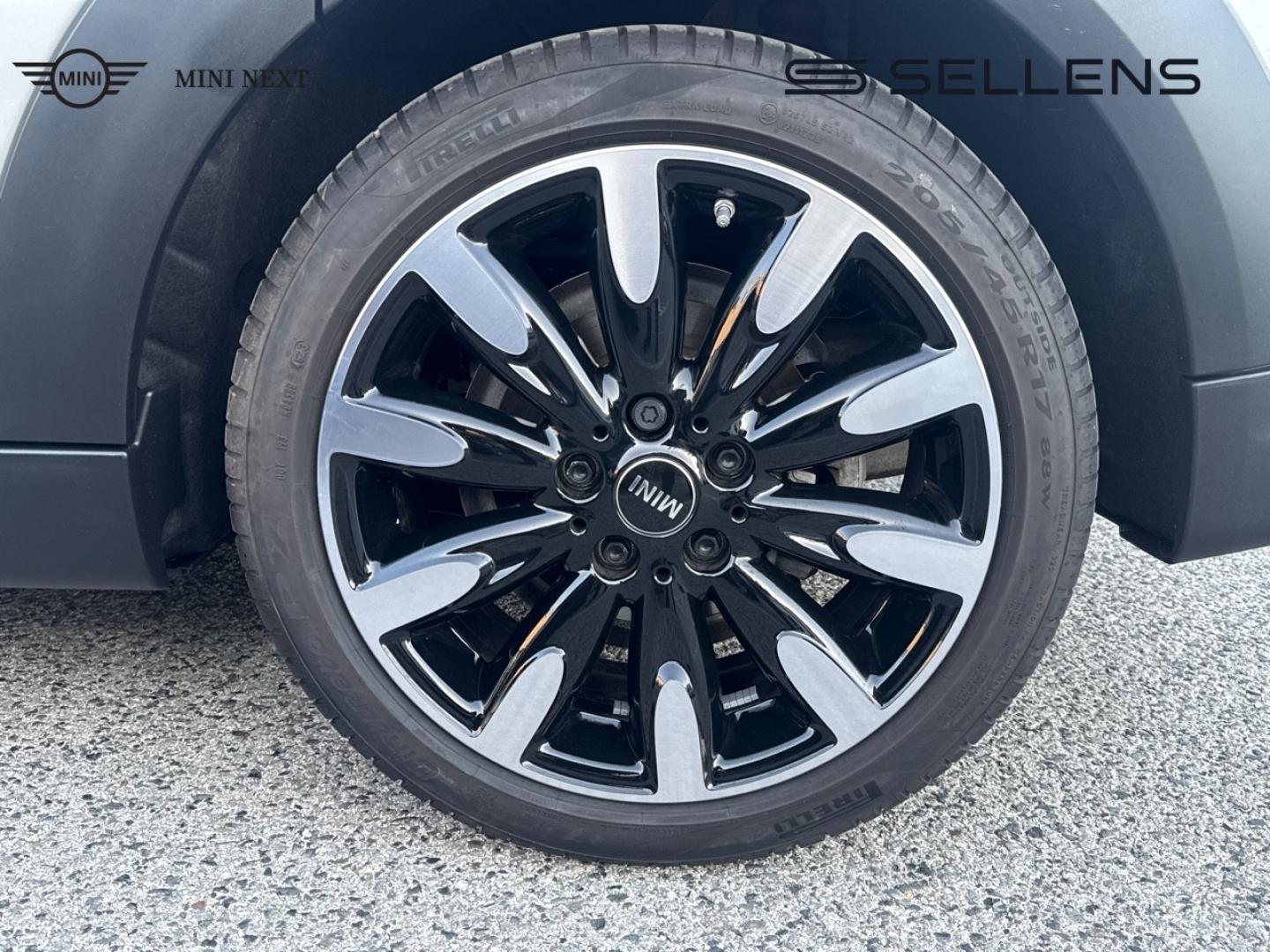 MINI Mini 5 Portes Cooper 136ch Edition Premium Plus BVA7 - photo 8